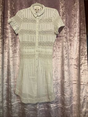 La Vie En Rose White Lace-Trim Button Mini Dress